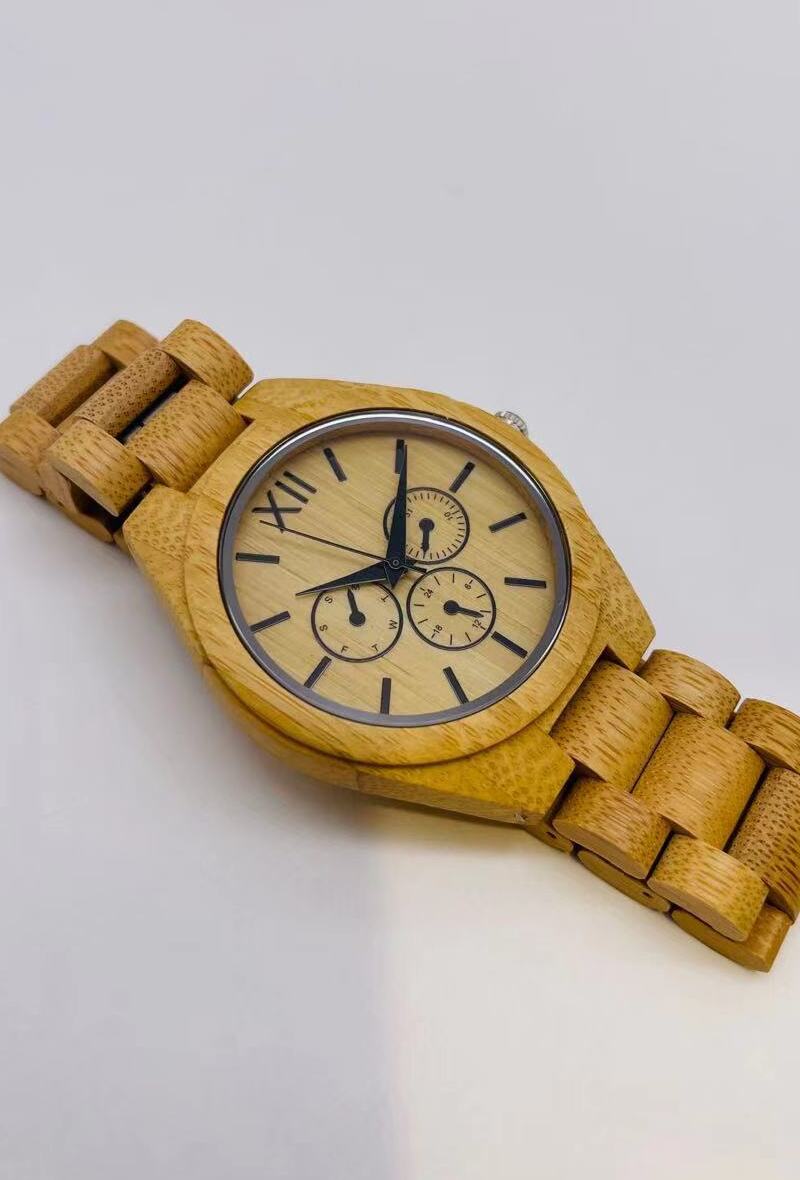 Montre bois clair