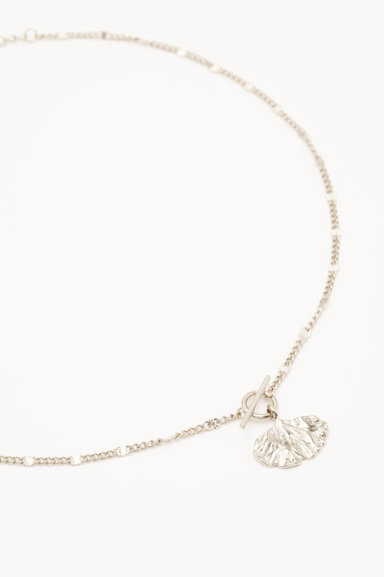 Collier Sierra - pendentif anneau & barre, feuille de ginko