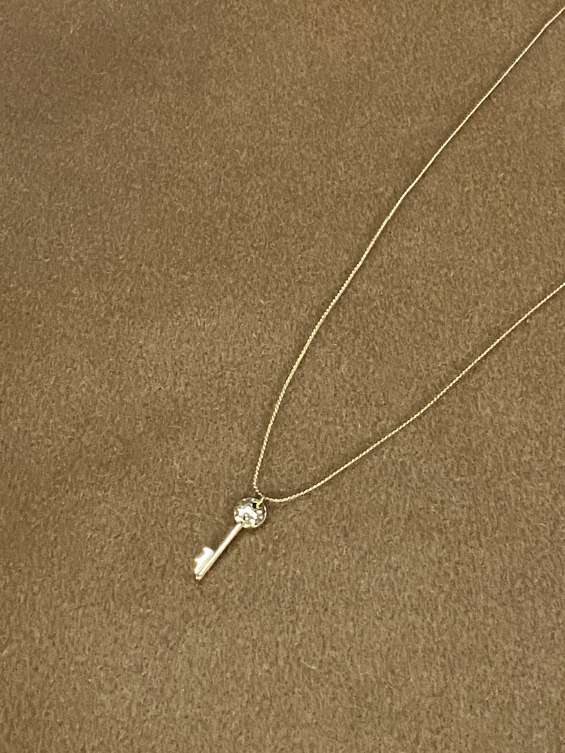 Collier pendentif clef