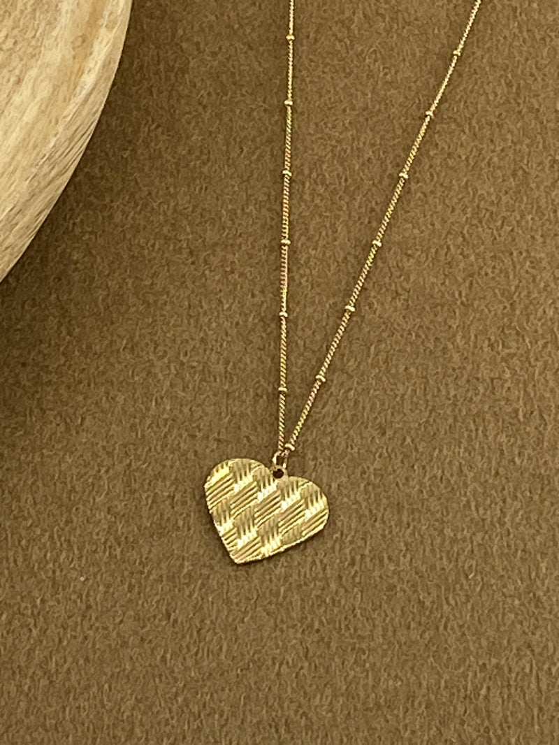 Collier pendentif cœur strié